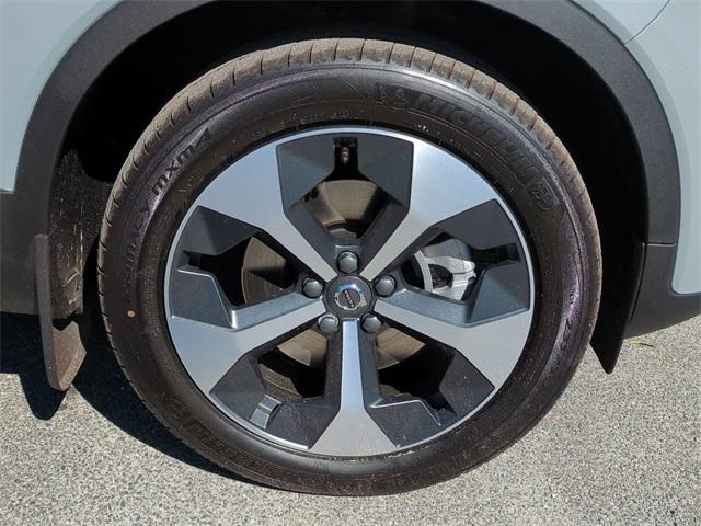 new 2025 Volvo XC40 car, priced at $44,485