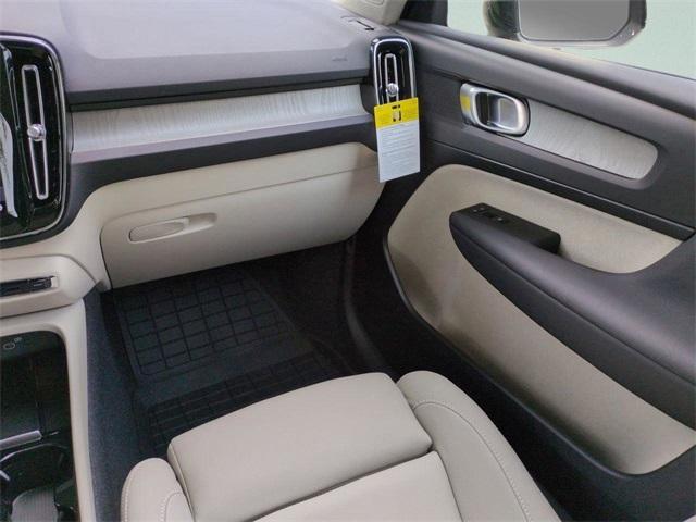 new 2025 Volvo XC40 car, priced at $47,315