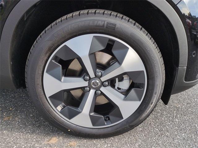 new 2025 Volvo XC40 car, priced at $47,315