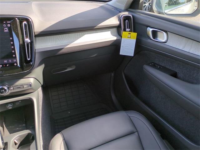 new 2025 Volvo XC40 car, priced at $44,465