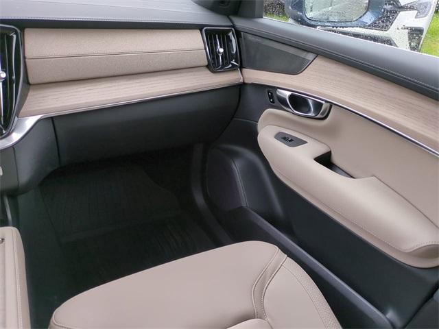 new 2026 Volvo XC90 car, priced at $68,325