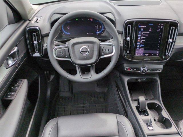 new 2025 Volvo XC40 car, priced at $37,732