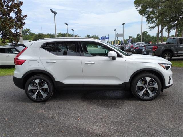 new 2025 Volvo XC40 car, priced at $45,015