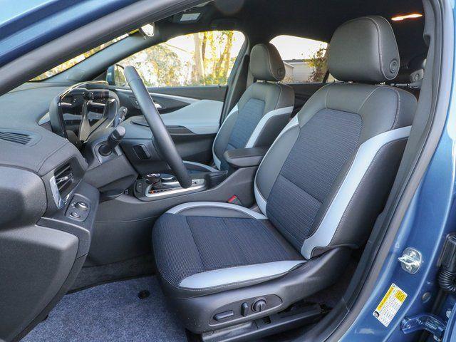 new 2025 Buick Envista car, priced at $25,325