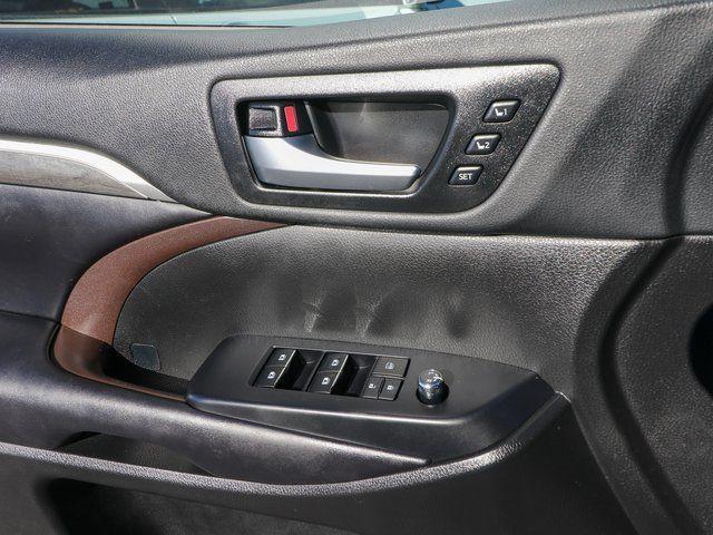 used 2019 Toyota Highlander car, priced at $31,420