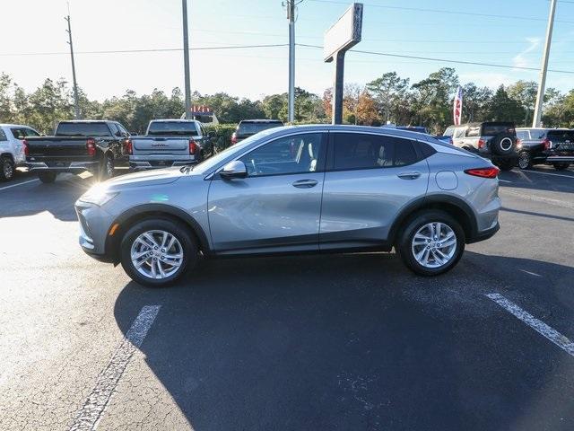 new 2025 Buick Envista car, priced at $27,125