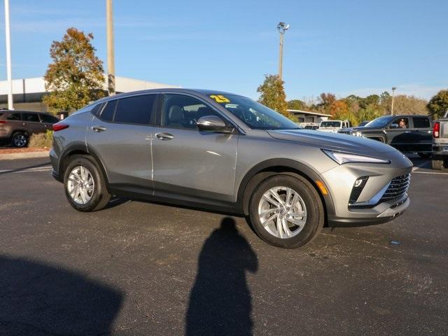 new 2025 Buick Envista car, priced at $27,125