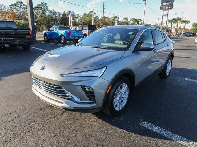 new 2025 Buick Envista car, priced at $27,125