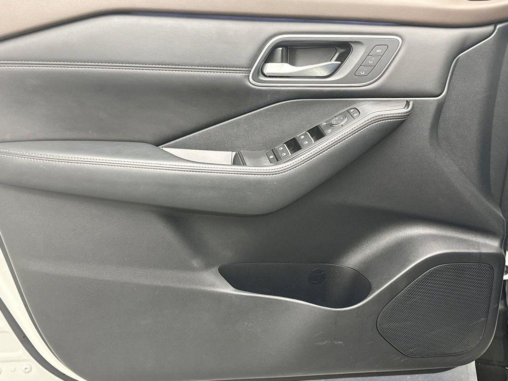 used 2023 Nissan Rogue car, priced at $28,999