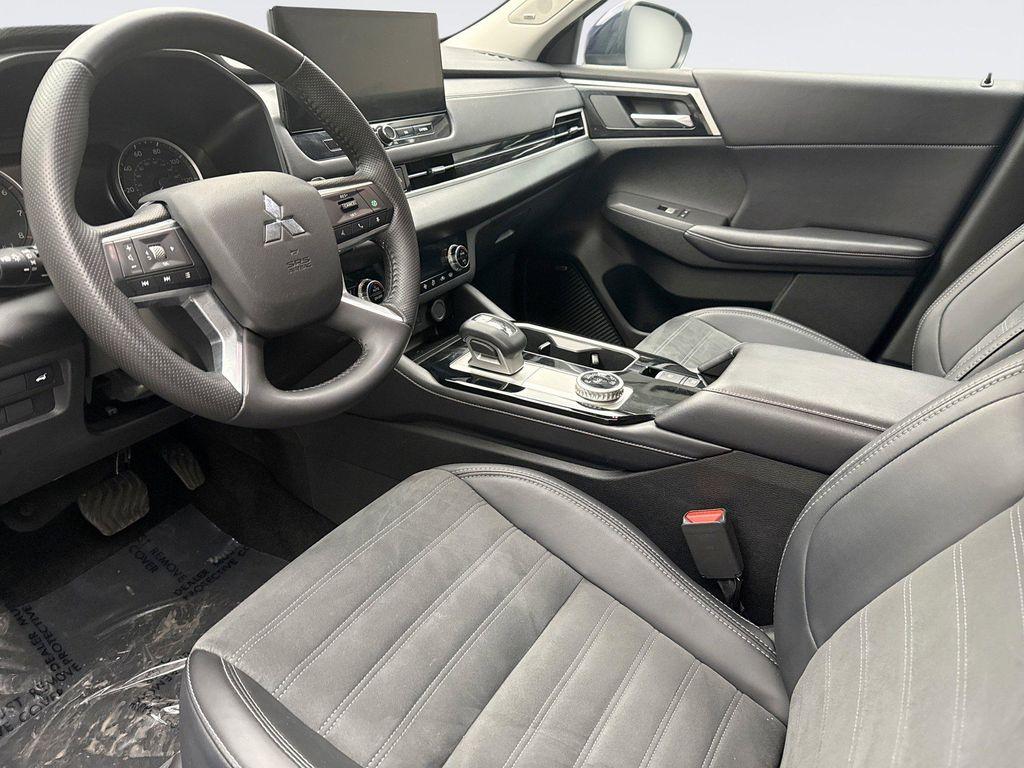 used 2025 Mitsubishi Outlander car, priced at $26,199