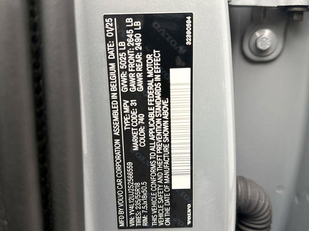 used 2025 Volvo XC40 car, priced at $30,599