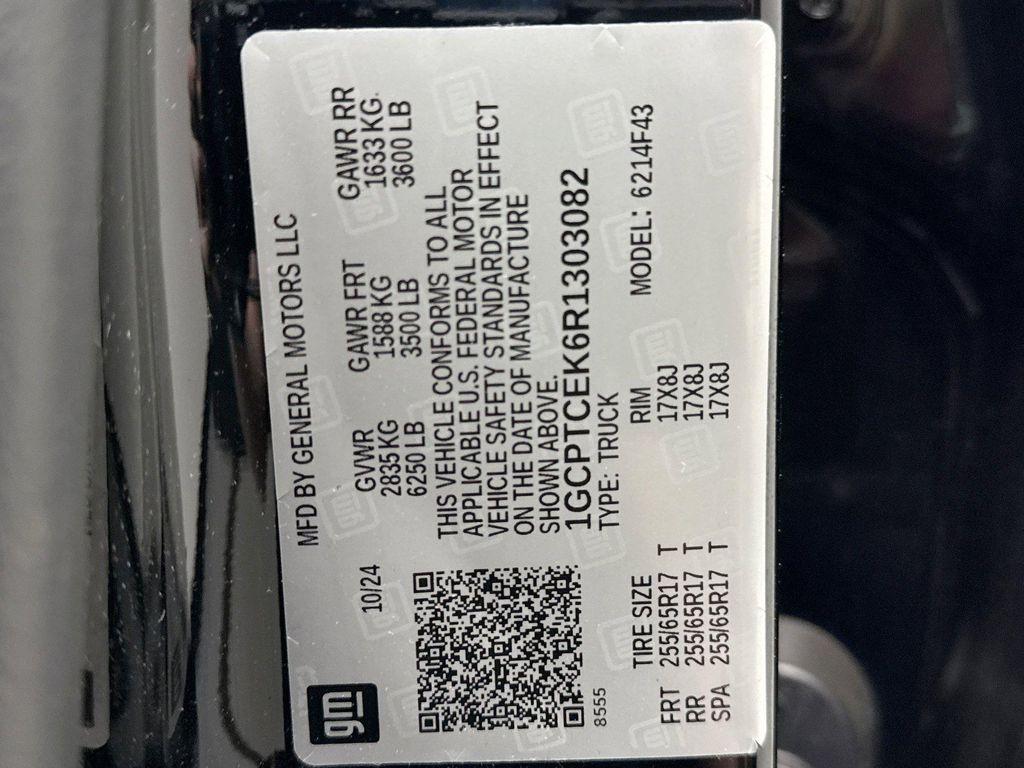 used 2024 Chevrolet Colorado car, priced at $35,789