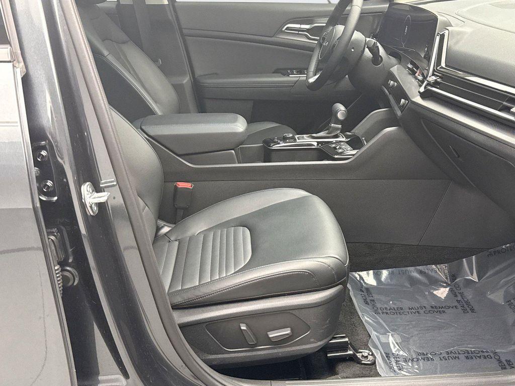 used 2025 Kia Sportage car, priced at $31,399