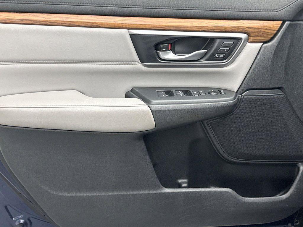 used 2017 Honda CR-V car, priced at $21,348