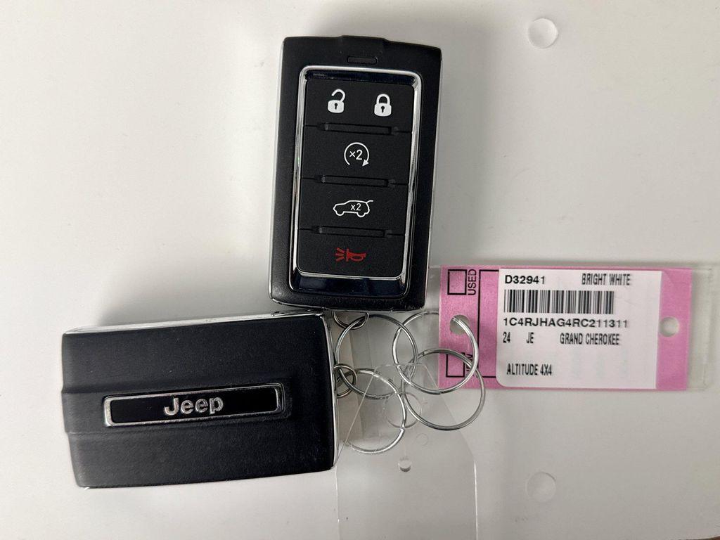 used 2024 Jeep Grand Cherokee car, priced at $34,689