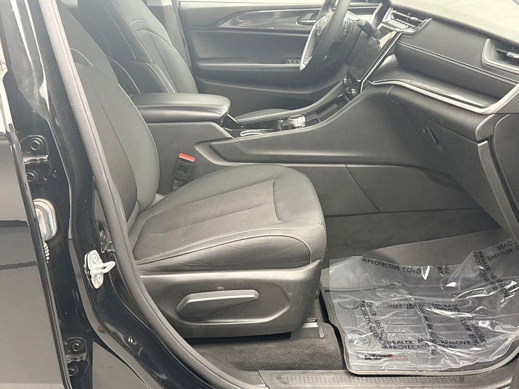 used 2023 Jeep Grand Cherokee car, priced at $28,399