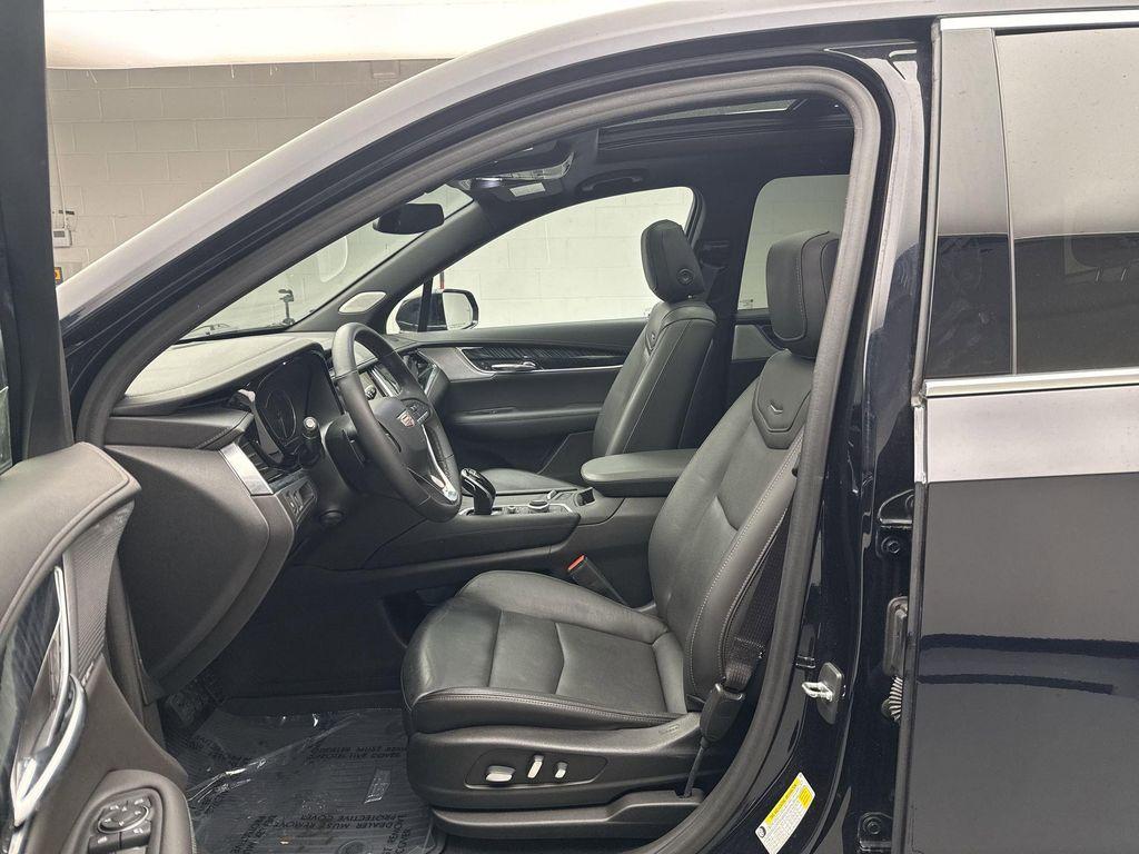 used 2021 Cadillac XT6 car, priced at $26,649
