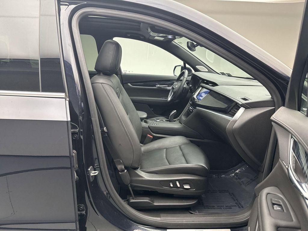 used 2021 Cadillac XT6 car, priced at $26,649