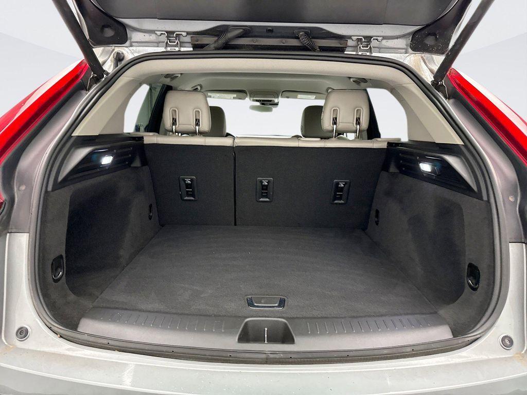 used 2023 Cadillac XT4 car, priced at $27,098