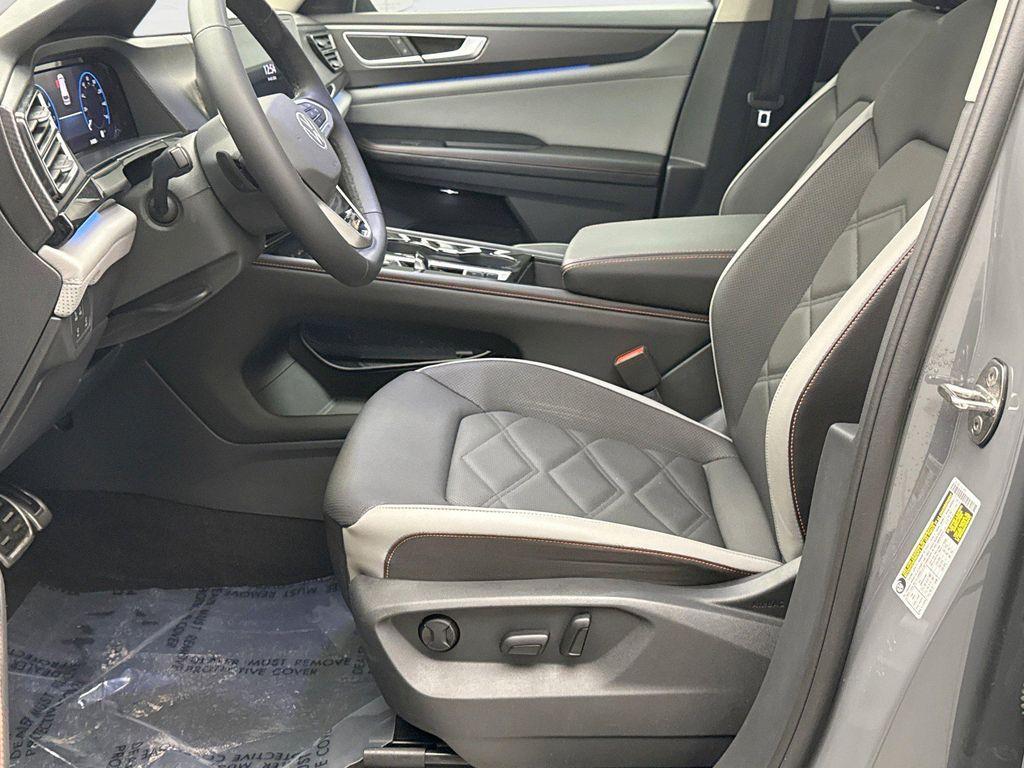 used 2024 Volkswagen Atlas car, priced at $34,899