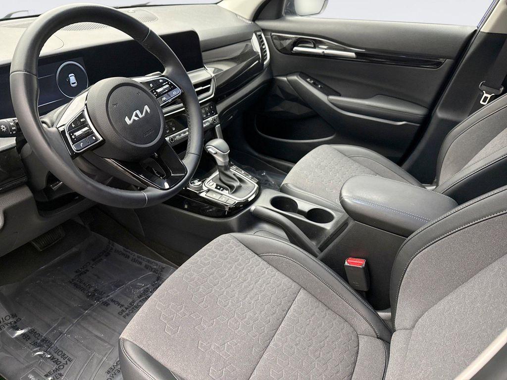 used 2024 Kia Seltos car, priced at $23,998