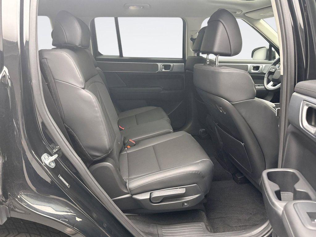 used 2025 Hyundai Santa Fe car, priced at $35,999