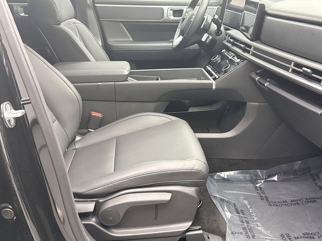 used 2025 Hyundai Santa Fe car, priced at $35,999