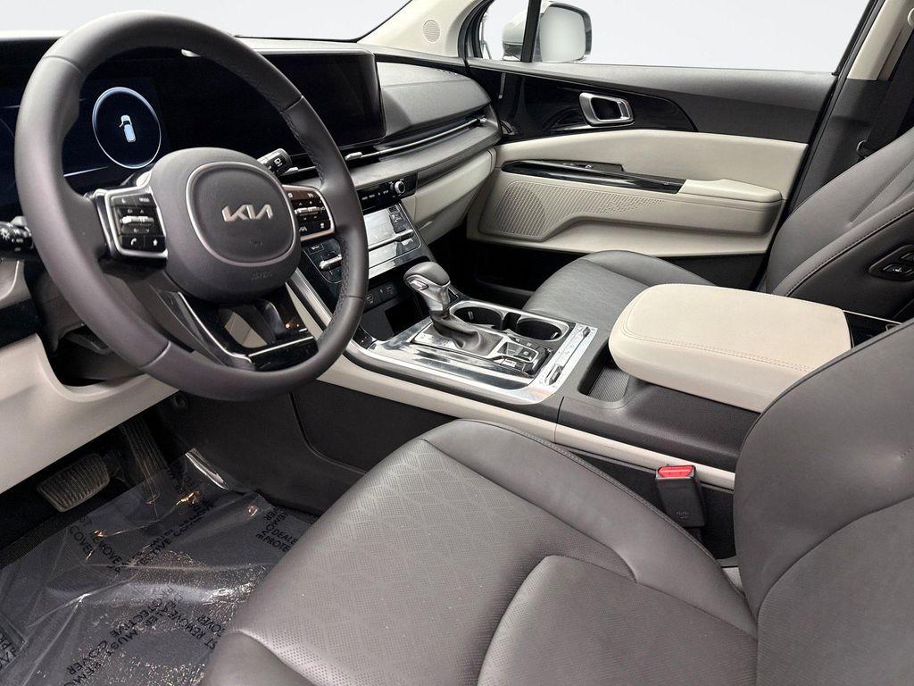 used 2024 Kia Carnival car, priced at $35,549