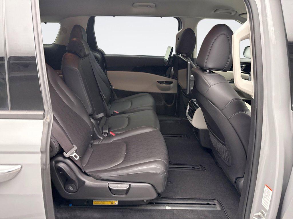 used 2024 Kia Carnival car, priced at $35,549