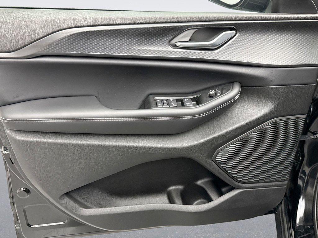 used 2025 Jeep Grand Cherokee L car, priced at $39,999