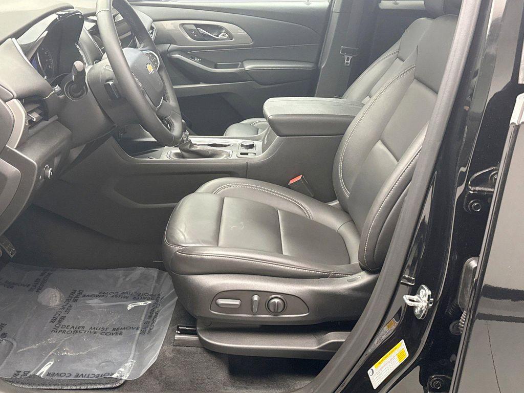 used 2023 Chevrolet Traverse car, priced at $34,899