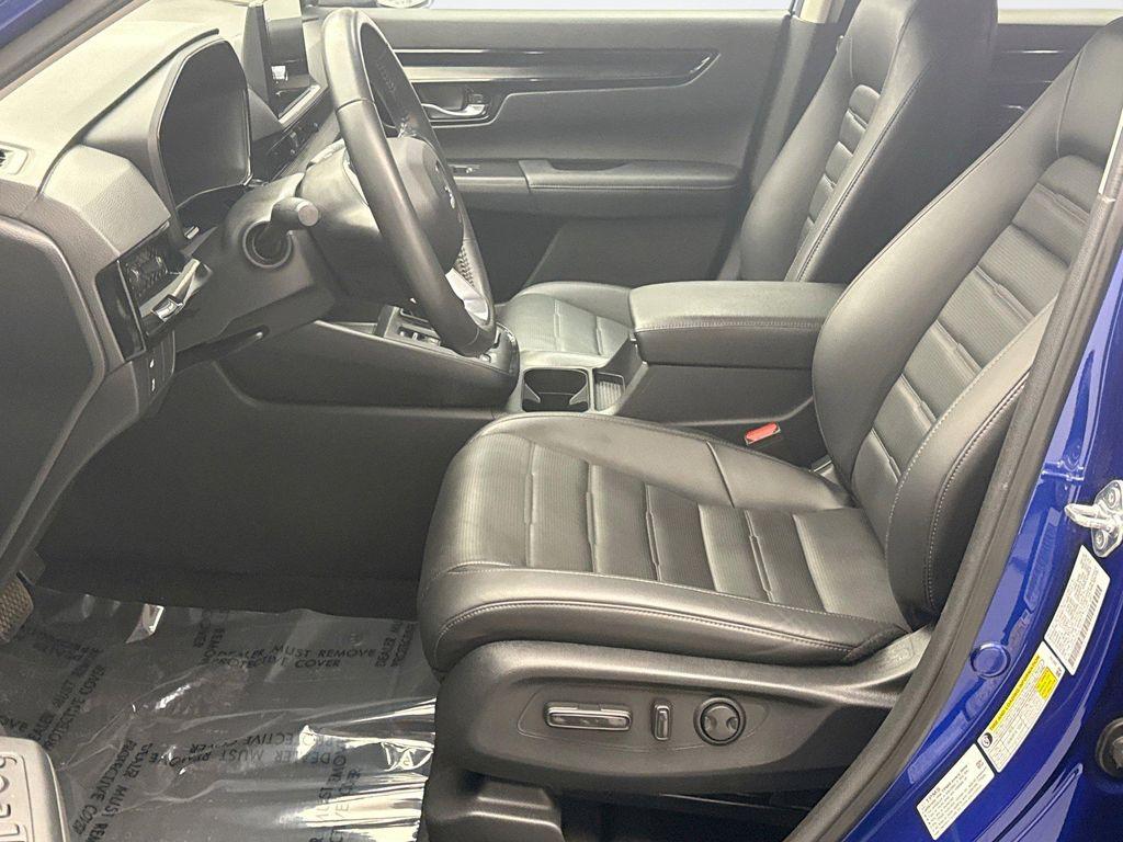 used 2025 Honda CR-V car, priced at $34,499