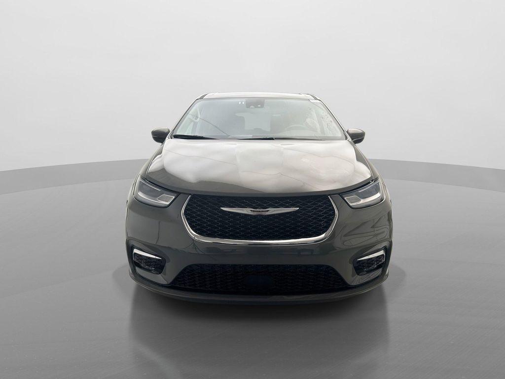 used 2023 Chrysler Pacifica car, priced at $25,550