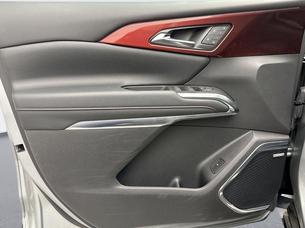 used 2024 Chevrolet Traverse car, priced at $49,399