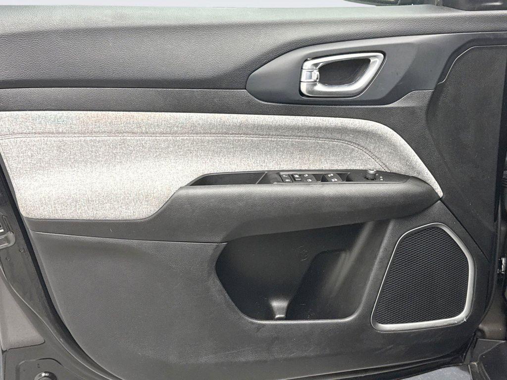 used 2022 Jeep Compass car, priced at $20,999