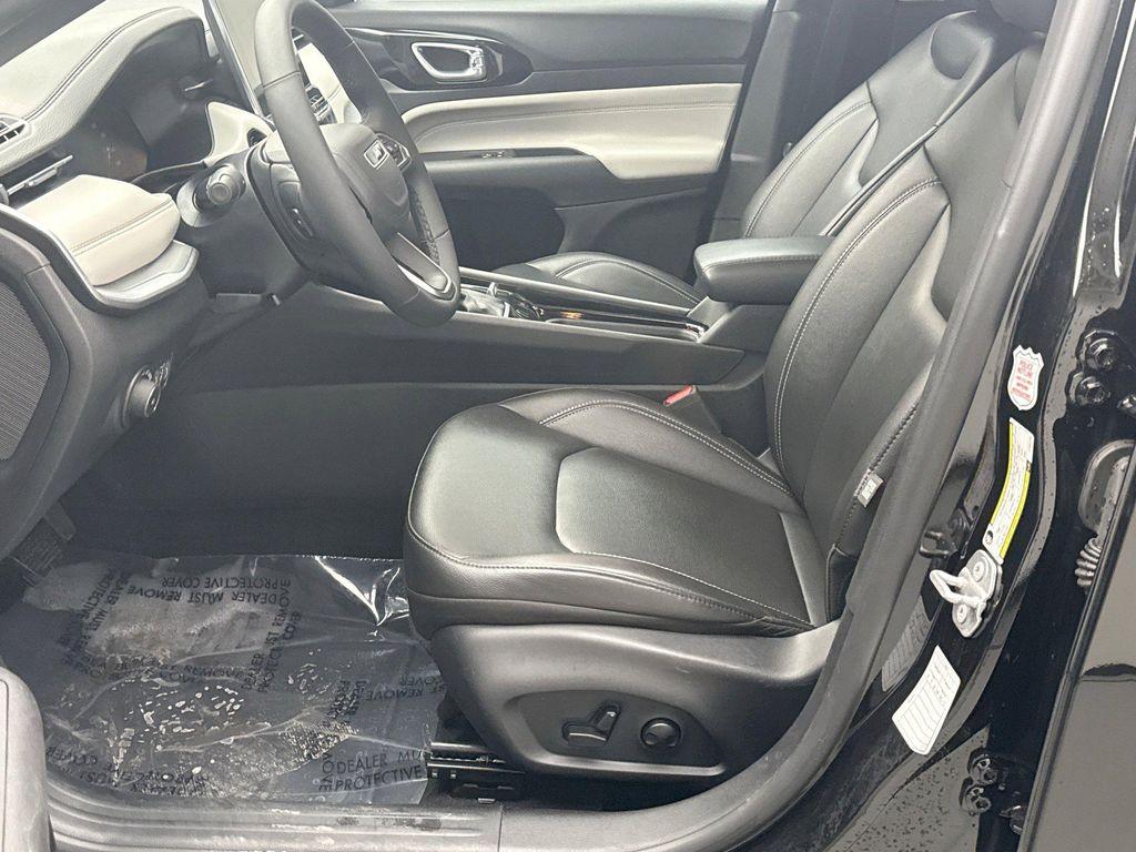 used 2025 Jeep Compass car, priced at $24,999