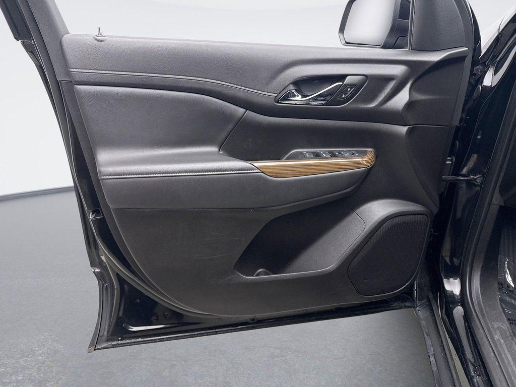 used 2023 GMC Acadia car, priced at $25,348