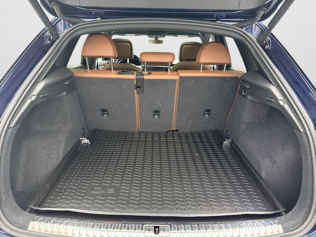 Audi Q3 view 20