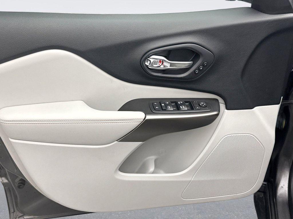 used 2019 Jeep Cherokee car, priced at $18,349