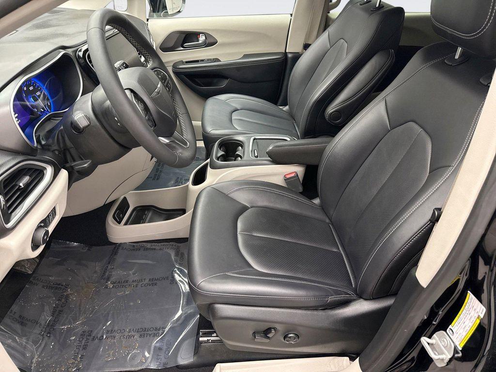 used 2024 Chrysler Pacifica car, priced at $26,048