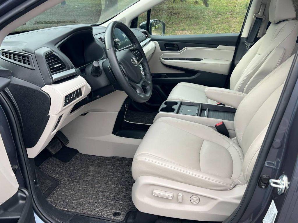 used 2025 Honda Odyssey car, priced at $33,999
