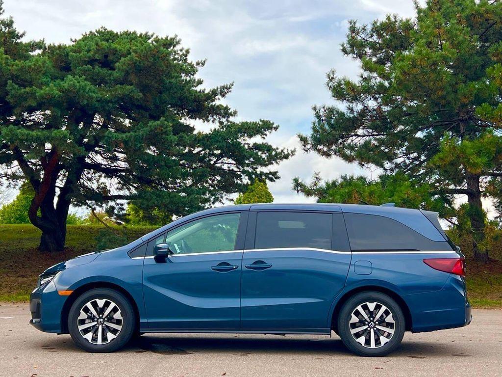 used 2025 Honda Odyssey car, priced at $33,999