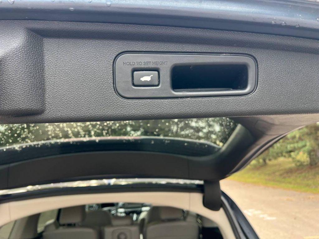 used 2025 Honda Odyssey car, priced at $33,999