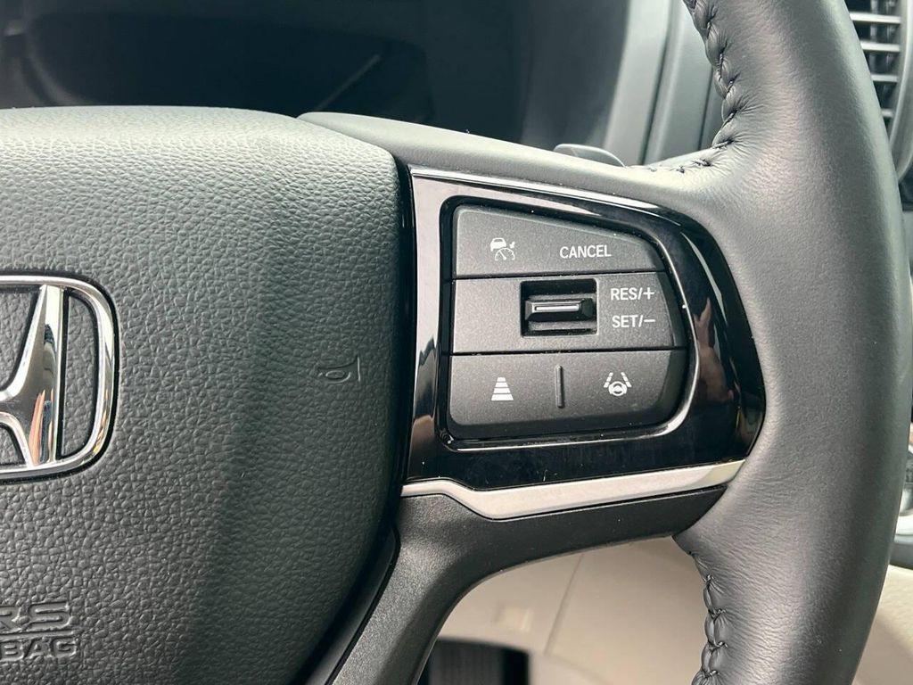 used 2025 Honda Odyssey car, priced at $33,999