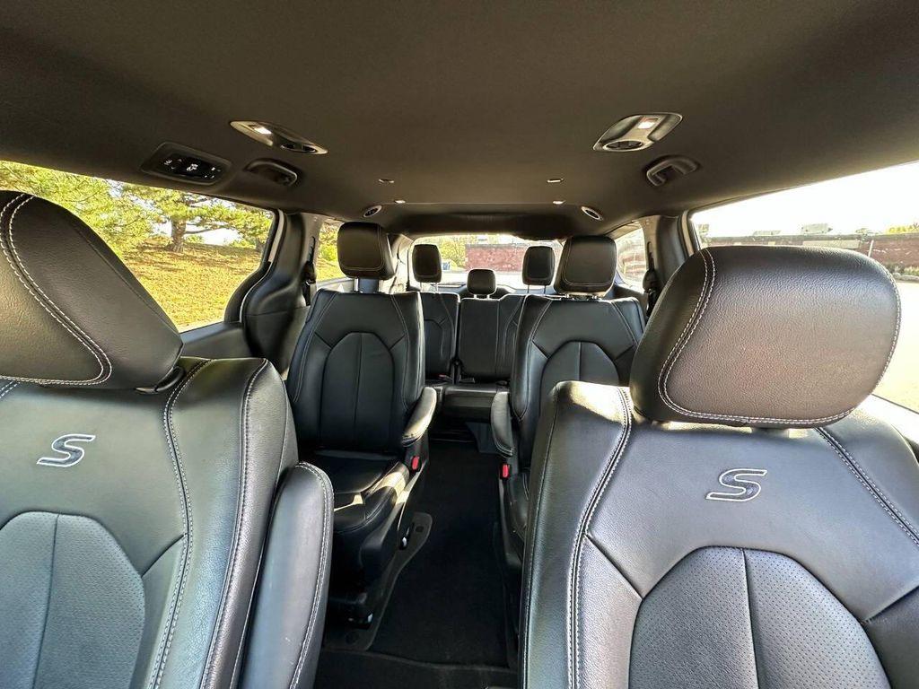 used 2022 Chrysler Pacifica Hybrid car, priced at $22,000