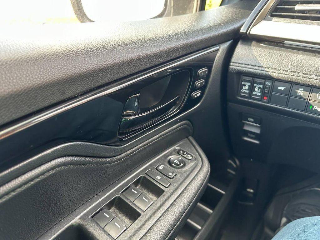 used 2024 Honda Odyssey car, priced at $28,000