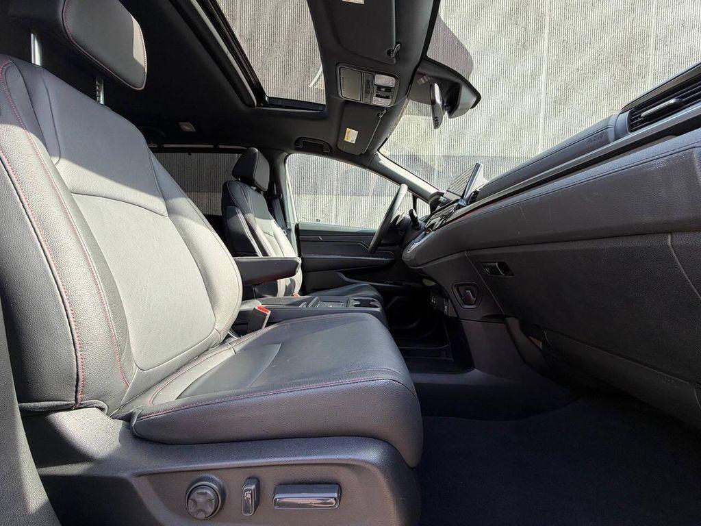 used 2025 Honda Odyssey car, priced at $29,990
