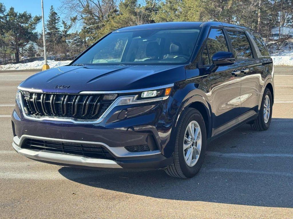 used 2024 Kia Carnival car, priced at $23,900