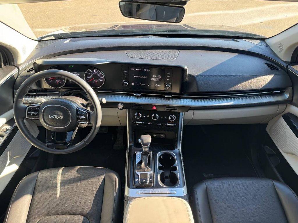 used 2024 Kia Carnival car, priced at $23,900
