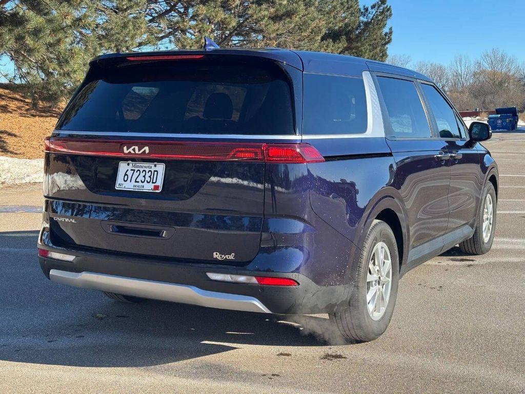 used 2024 Kia Carnival car, priced at $23,900